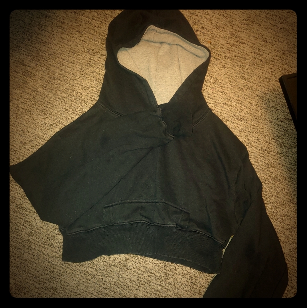 Black crop sweater with hood